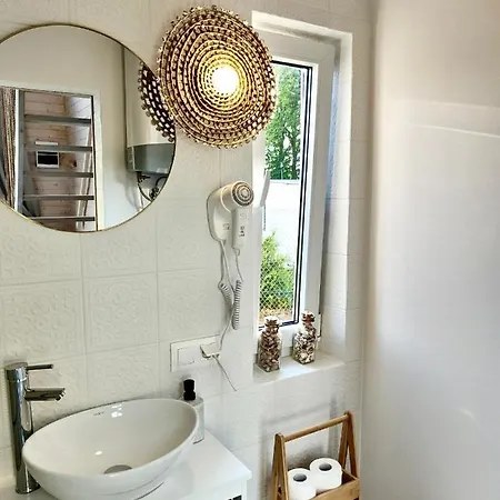 Lulu Z Podgrzewanym Basenem Resort *