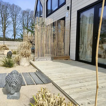 Resort Lulu Z Podgrzewanym Basenem *