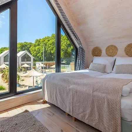 Lulu Z Podgrzewanym Basenem *