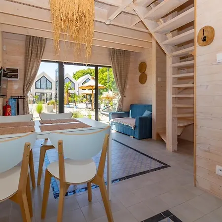 Resort Lulu Z Podgrzewanym Basenem Mielno