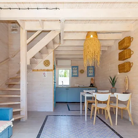 Lulu Z Podgrzewanym Basenem Resort *