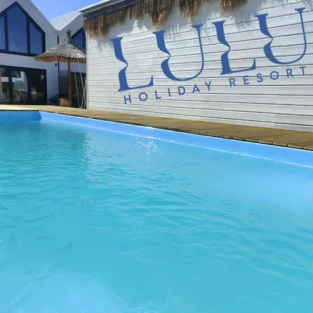 Lulu Z Podgrzewanym Basenem Resort 4*