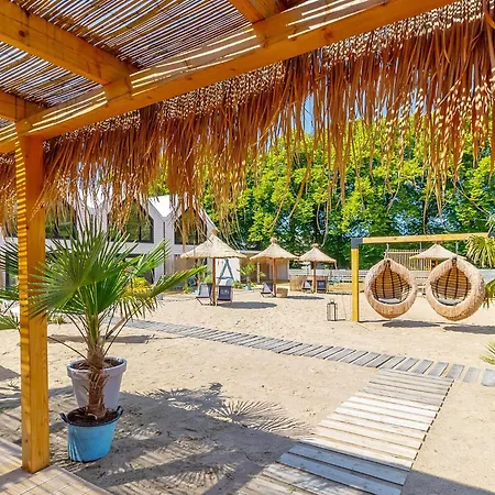 Lulu Z Podgrzewanym Basenem Mielno (Koszalin)