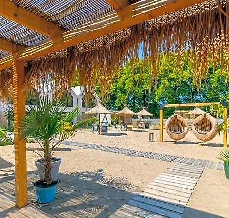 Lulu Z Podgrzewanym Basenem 4*