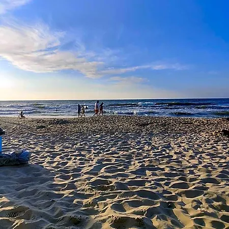 Resort Lulu Z Podgrzewanym Basenem 4*